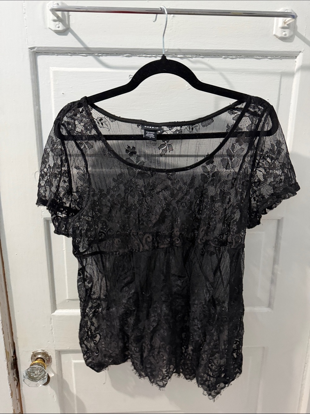 torrid Black Sheer Lace Short-Sleeve Blouse